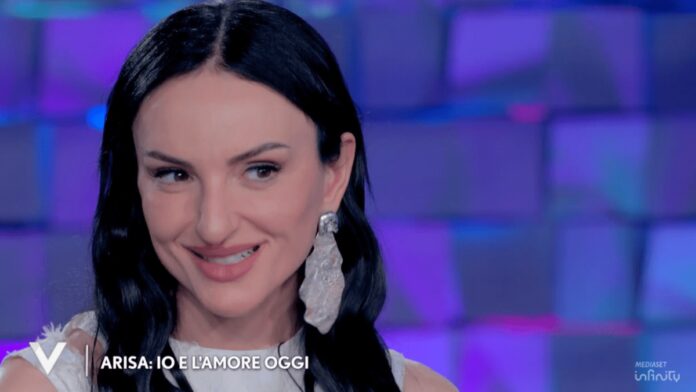 Arisa e la vita da single: “Ho provato le app di dating, ma non fanno per me”
