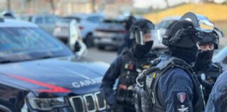 Elicotteri dei carabinieri in volo su Ostia, maxi operazione in corso nella zona di Ponente