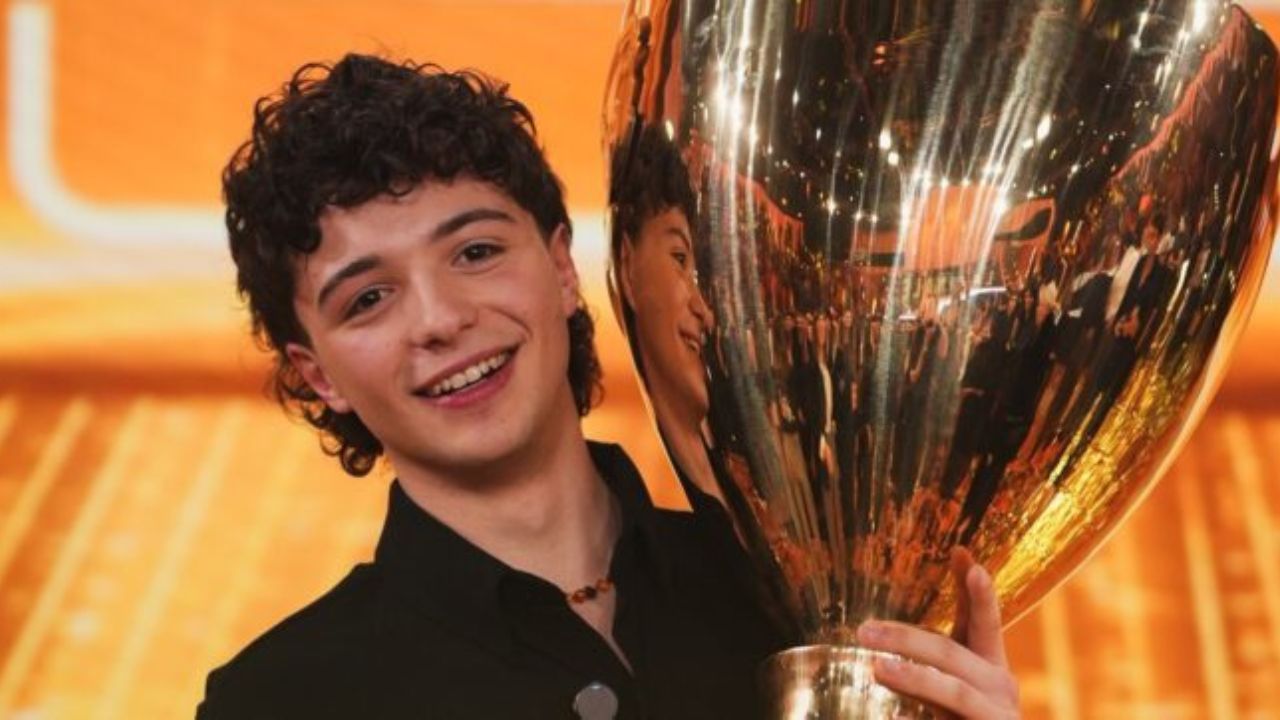 Chi è Lorenzo Salvetti, vincitore di Amici 25: età, scuola, vita privata 1 Lorenzo Salvetti vincitore di Amici 25