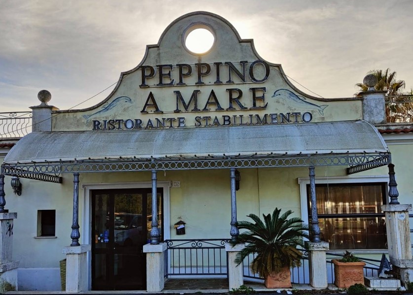 Chiude a Ostia il ristorante vista mare amato da Sandro Pertini, Renato Zero e Verdone 1 Chiude a Ostia il ristorante vista mare amato da Sandro Pertini, Renato Zero e Verdone 1