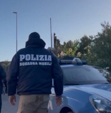 Si ferma sulla via del Mare la fuga di due ricercati: blitz della Polizia su litorale