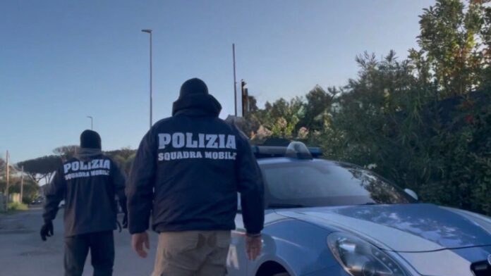 Si ferma sulla via del Mare la fuga di due ricercati: blitz della Polizia su litorale