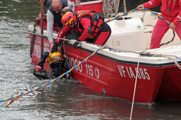 Reggio Emilia, fa il bagno nel torrente con gli amici ma non riemerge: morto 14enne