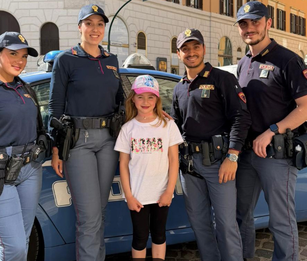 Paura al Pantheon: Raina svanisce tra la folla del centro, facendo scattare la macchina delle ricerche (FOTO) 1