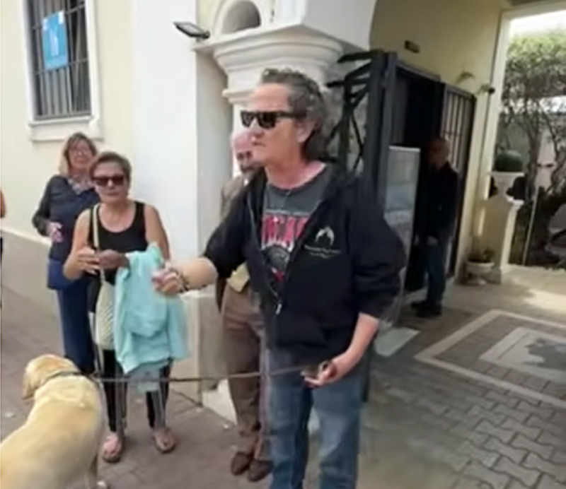 Il comico Enzo Salvi sul caos spiagge contro il Campidoglio: "State rovinando Ostia" (VIDEO) 2