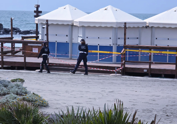 Il comico Enzo Salvi sul caos spiagge contro il Campidoglio: "State rovinando Ostia" (VIDEO) 1