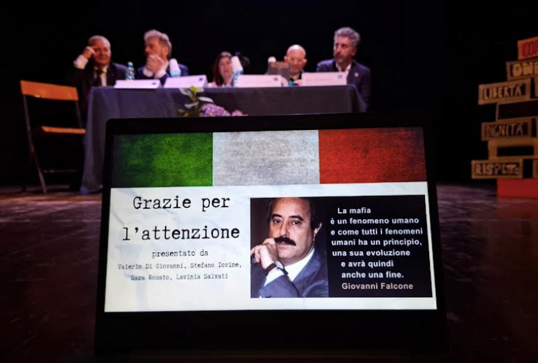 Strage di Capaci: 33 anni dopo le iniziative all'Axa e Casal Palocco, con gli agenti della scorta di Falcone e Borsellino (FOTO) 1 Strage di Capaci: 33 anni dopo le iniziative all'Axa e Casal Palocco, con gli agenti della scorta di Falcone e Borsellino (FOTO) 1