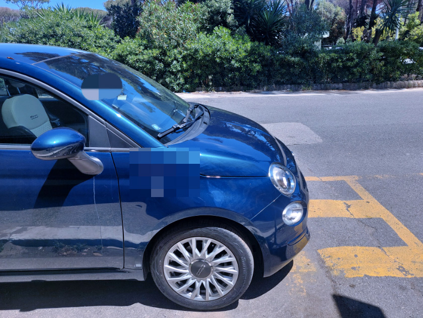 Vergogna a Ostia: sosta selvaggia sul posto disabili. Il web si mobilita per una mamma (FOTO) 1
