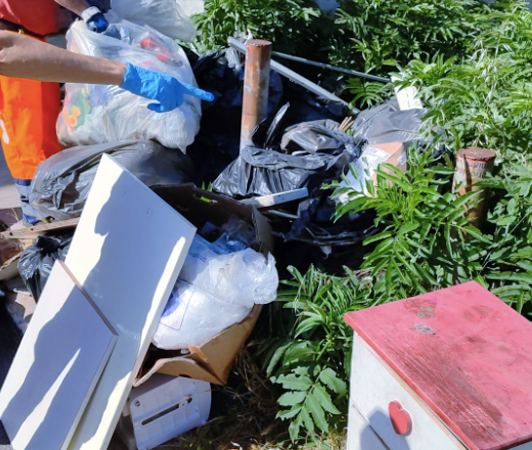 Caccia agli incivili nell'immondizia: alle porte di Roma indagine scova i volti dietro alle discariche abusive (FOTO) 1 Caccia agli incivili nell'immondizia: alle porte di Roma indagine scova i volti dietro alle discariche abusive (FOTO) 1