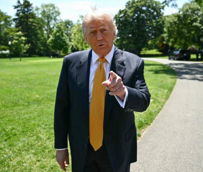 Trump tifoso alle Finali Nba, in tribuna per Knicks-Spurs a New York