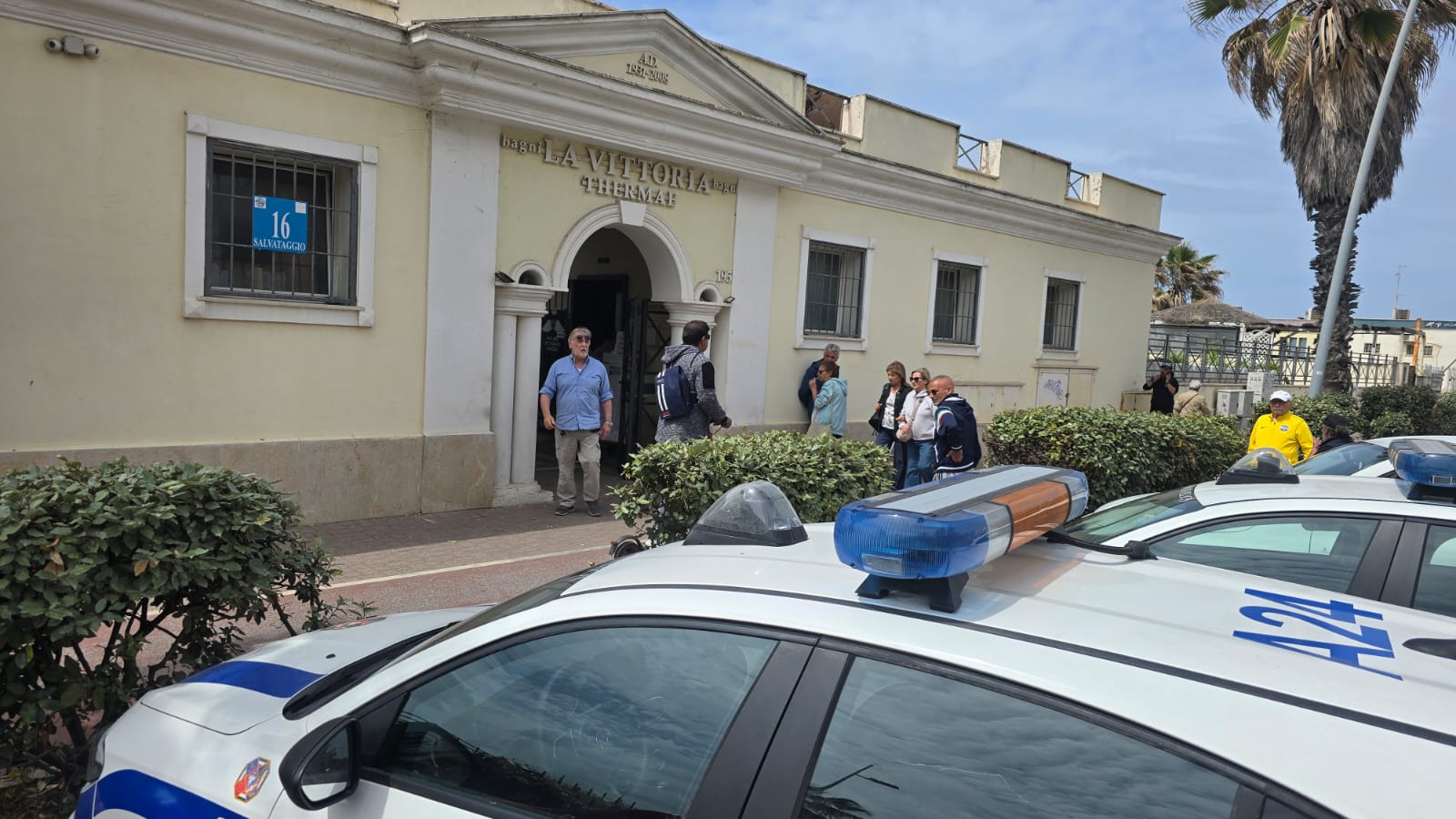 Il comico Enzo Salvi sul caos spiagge contro il Campidoglio: "State rovinando Ostia" (VIDEO) 3