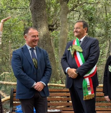 Boschetto della scuola dell'infanzia arcobaleno inaugurazione