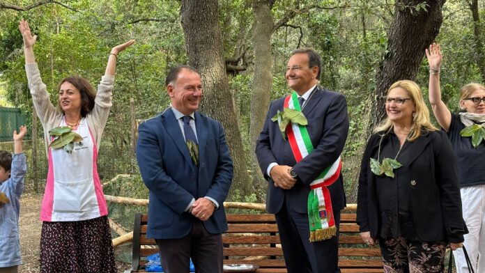 Boschetto della scuola dell'infanzia arcobaleno inaugurazione