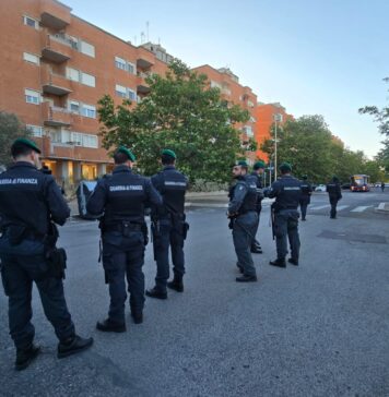 operazione antidroga a ostia case rosse