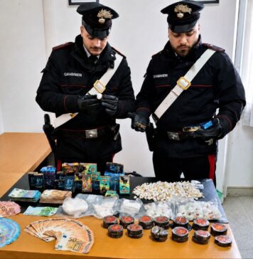 droga nel doppiofondo dell'automobile santa marinella