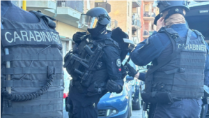 Vasta operazione di controllo dei carabinieri tra Ostia e Fiumicino (FOTO) 7 Vasta operazione di controllo dei carabinieri tra Ostia e Fiumicino (FOTO) 7