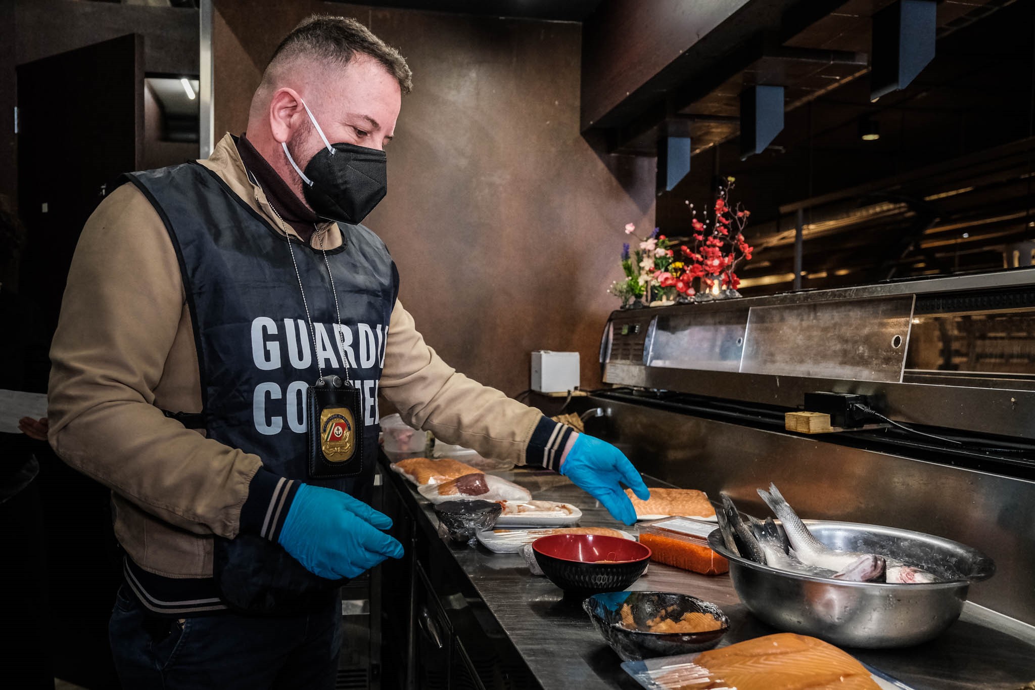 Blitz della Guardia Costiera sui ristoranti etnici: sequestri e sanzioni sul litorale nord di Roma 1 Ristoranti etnici civitavecchia, controlli guardia costiera