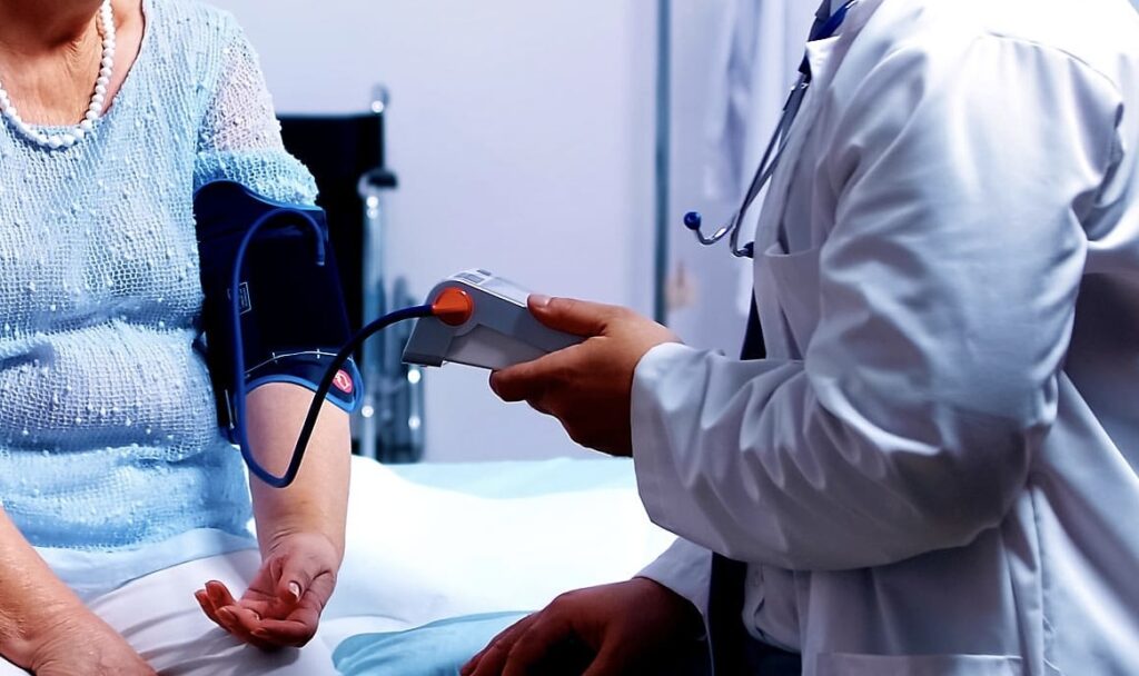 Ipertensione arteriosa: al Gemelli prevenzione e screening gratis con Carlo Verdone 1 Ipertensione arteriosa: al Gemelli prevenzione e screening gratis con Carlo Verdone 1