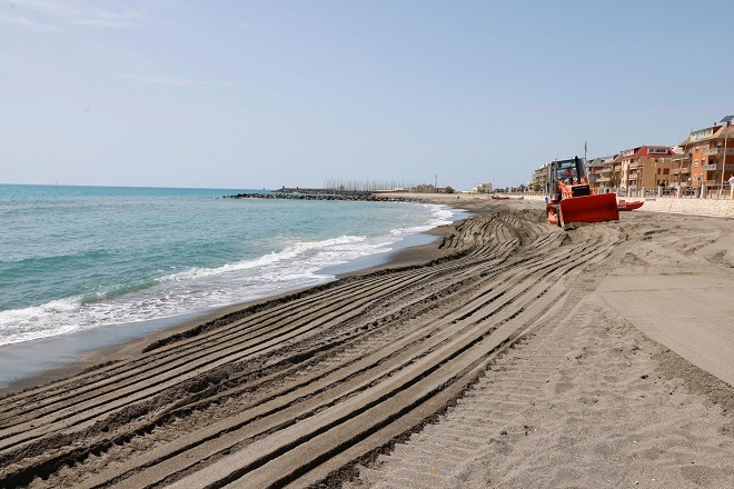 Addio al "lungomuro" di Ostia: la Giunta approva il nuovo Piano Arenili. Più spiagge libere e gare per i balneari 2 Addio al "lungomuro" di Ostia: la Giunta approva il nuovo Piano Arenili. Più spiagge libere e gare per i balneari 2
