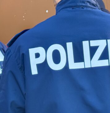 Le indagini sulle due ragazze investite sul litorale portano gli agenti a scoprire Rolex e armi rubate: arrestato un uomo per ricettazione a Ostia