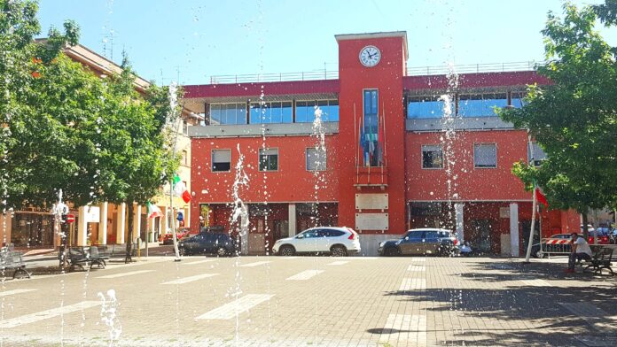 Colleferro_(RM)_-_piazza_Italia_e_municipio colleferro estate 2026