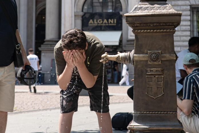Continua l’ascesa dell’afa, oggi bollino rosso per caldo in 17 città