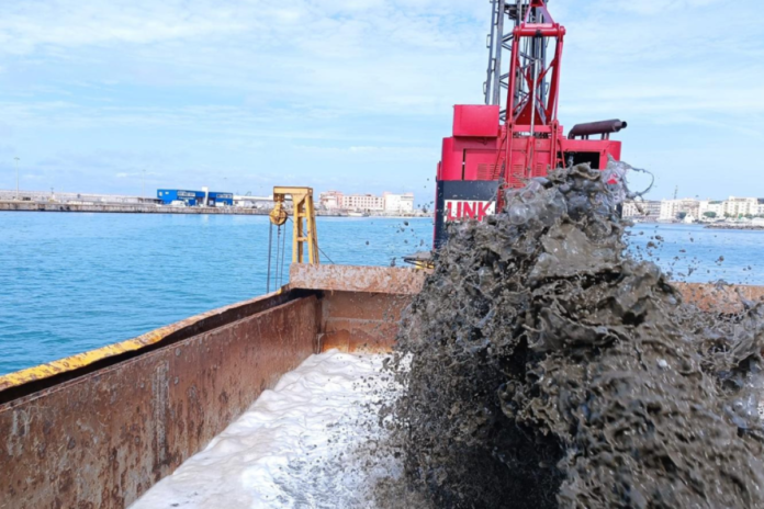 DRAGAGGIO-ANZIO Dragaggio del porto di Anzio, al via i lavori della Regione Lazio per la difesa della costa