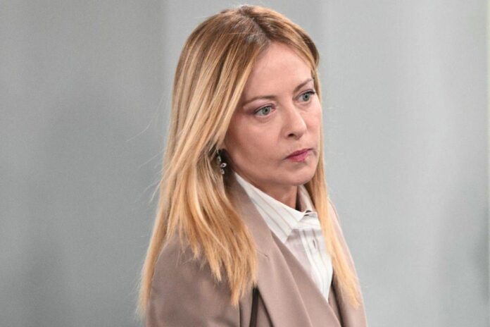 Meloni e video Vannacci: “Prendo distanze senza esitazione, ma valga anche per opposizioni”