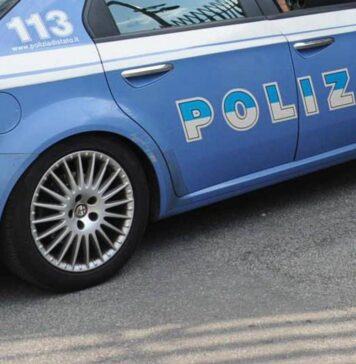 Alcol e un rifugio di fortuna fanno da sfondo a un caso di violenza sessuale a Ostia, con la vittima messa in salvo dalla Polizia