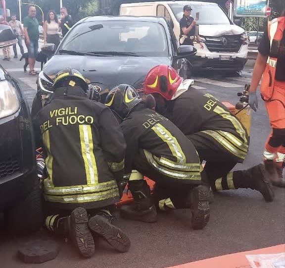 Incidente shock a Roma, carambola travolge due donne su viale della Serenissima: muore la figlia 2