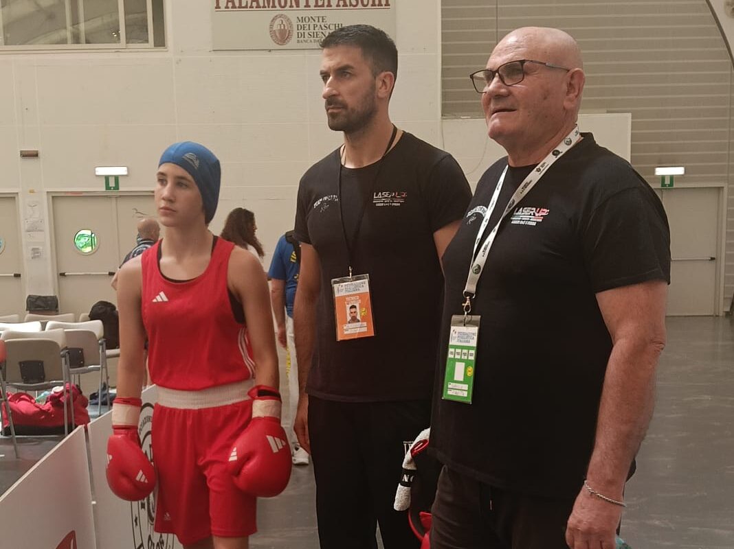 Vittoria Milani da record ai campionati italiani: storico tris nel pugilato giovanile 1 L'atleta di Rocca Priora, Vittoria Milani, trascina il Lazio, che si conferma regione regina della boxe femminile con un bottino di 4 ori e 4 argenti