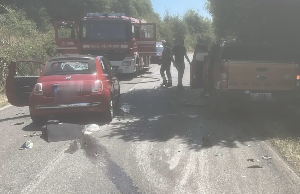Grave incidente alle porte di Roma: scontro frontale, una donna in elisoccorso 1