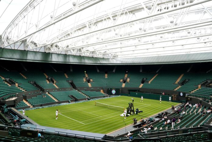 Wimbledon, Sinner e Djokovic si allenano sul campo centrale