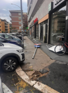 Tromba d’aria a Roma nord, vasi come proiettili e panico tra le bancarelle: 120 chiamate per i vigili del fuoco (VIDEO E FOTO) 4