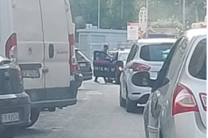 Rapinano la collanina a un 70enne di Casal Bruciato poi fuggono in monopattino ma vengono arrestati dai carabinieri 1