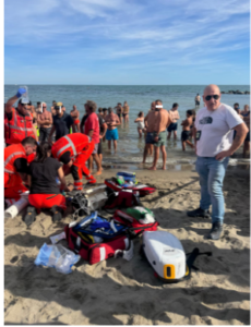 Malore sulla spiaggia libera di Ostia: bagnante deceduto davanti alla moglie nonostante i soccorsi (FOTO) 1