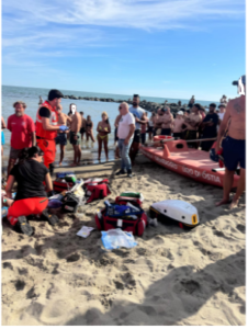 Malore sulla spiaggia libera di Ostia: bagnante deceduto davanti alla moglie nonostante i soccorsi (FOTO) 3