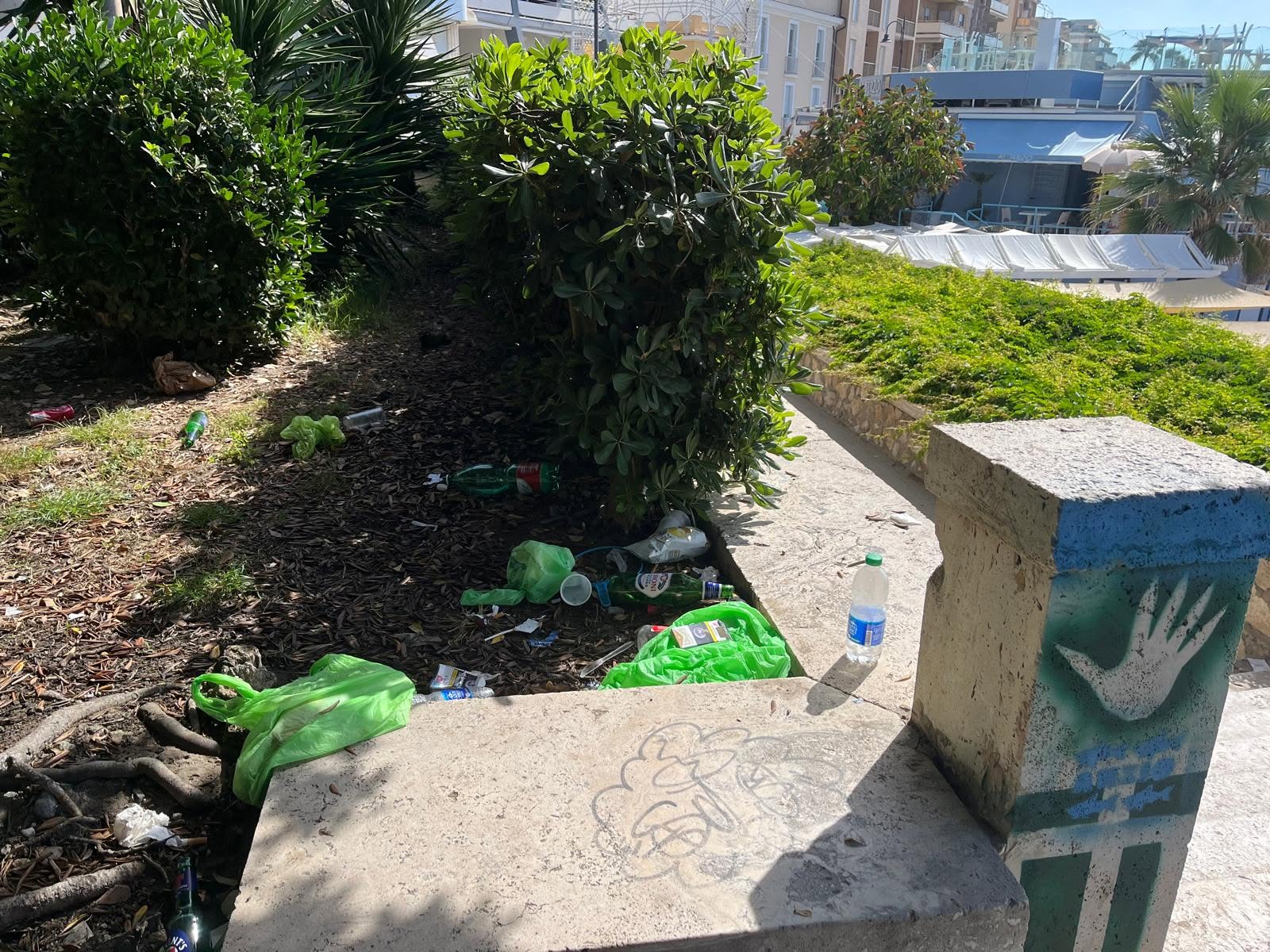  vandali in azione ad Anzio