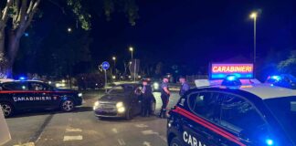 L'ultimo fine settimana di controlli sul litorale si chiude con 5 arresti e 10 denunce da parte dei Carabinieri: i servizi straordinari a Ostia, Maccarese e Fiumicino hanno portato sanzioni e al sequestro di sostanze stupefacenti 