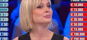 Affari Tuoi 4 giugno, Daniela va alla Regione Fortunata: quanto ha vinto ai pacchi ieri 1