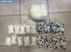 Un caveau stupefacente a Tor Bella Monaca costa l’arresto a una coppia di romani (VIDEO) 1
