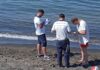 Tragedia in spiaggia a Ostia: uomo di 55 anni ha un malore in mare e muore