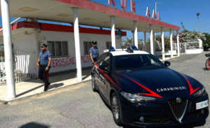 (FOTO) Controlli nei lidi dei senza dimora: carabinieri sventano furto di rame in uno stabilimento abbandonato 1