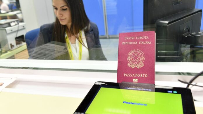 È ad Acilia l'ufficio postale dei record per il rilascio dei passaporti