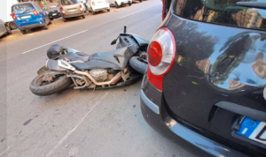 Incidente tra due moto a viale Marconi: torna l’incubo della tragedia in cui persero la vita due 20enni 1