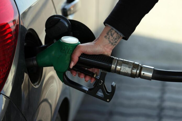 Ancora rialzi per i carburanti: il diesel self ‘balza’ oltre i 2 euro al litro