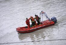 Como, si tuffa nel lago e non riemerge, dispersa bambina di 10 anni