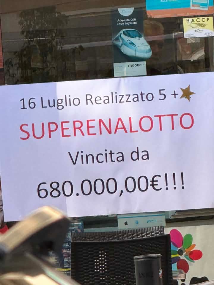 Maxi vincita a Ostia al Superenalotto: il 5 regala 683mila euro 1