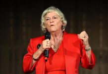 Gran Bretagna, morte Ann Widdecombe: ‘lady Brexit’ massacrata con un martello