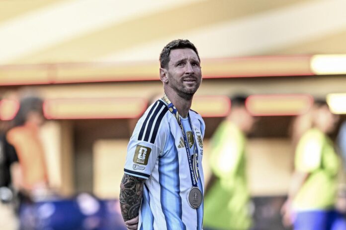 “L’Argentina ha vinto i Mondiali”, lo scherzo del pilota ai passeggeri in volo